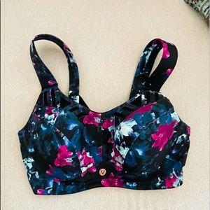 Sports Bra, with adjustable straps!